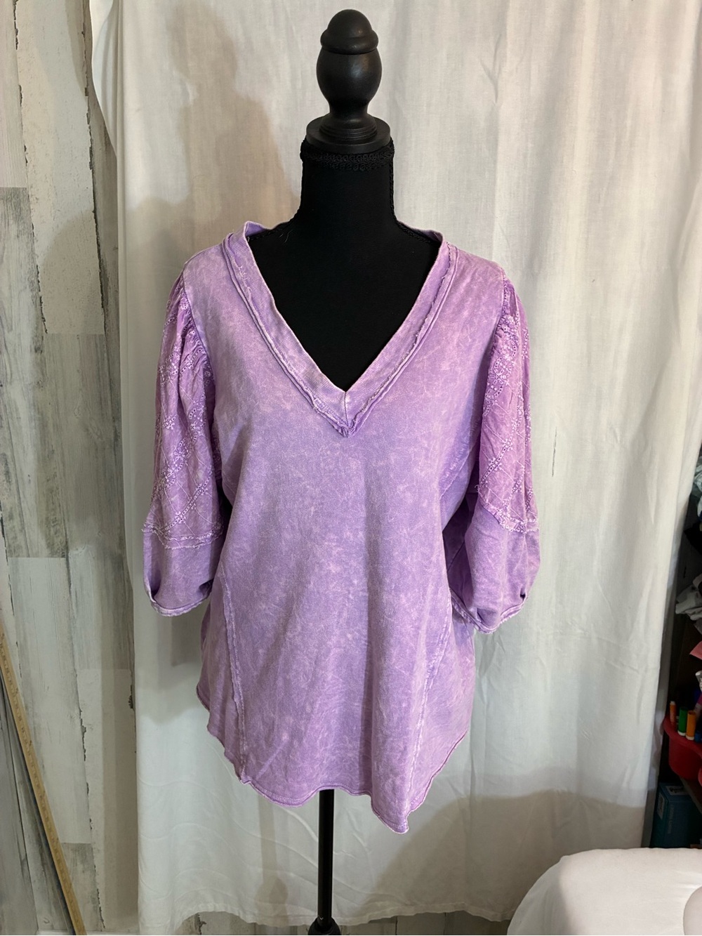 Women's Lavender V-Neck Tunic with Lace-Trim Sleeves oversized fits like a L